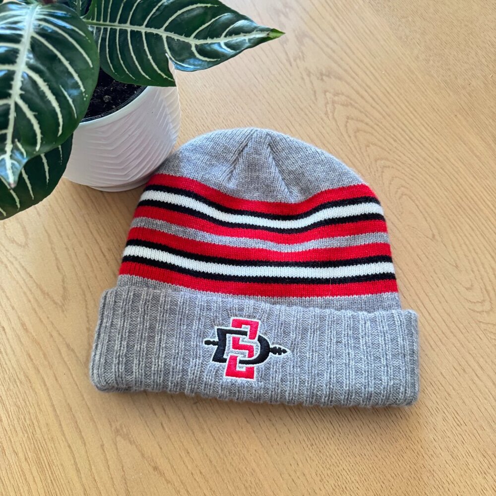 ☀️ SAN DIEGO STATE UNIVERSITY SDSU Collegiate Beanie Hat Knit Red Casual Game